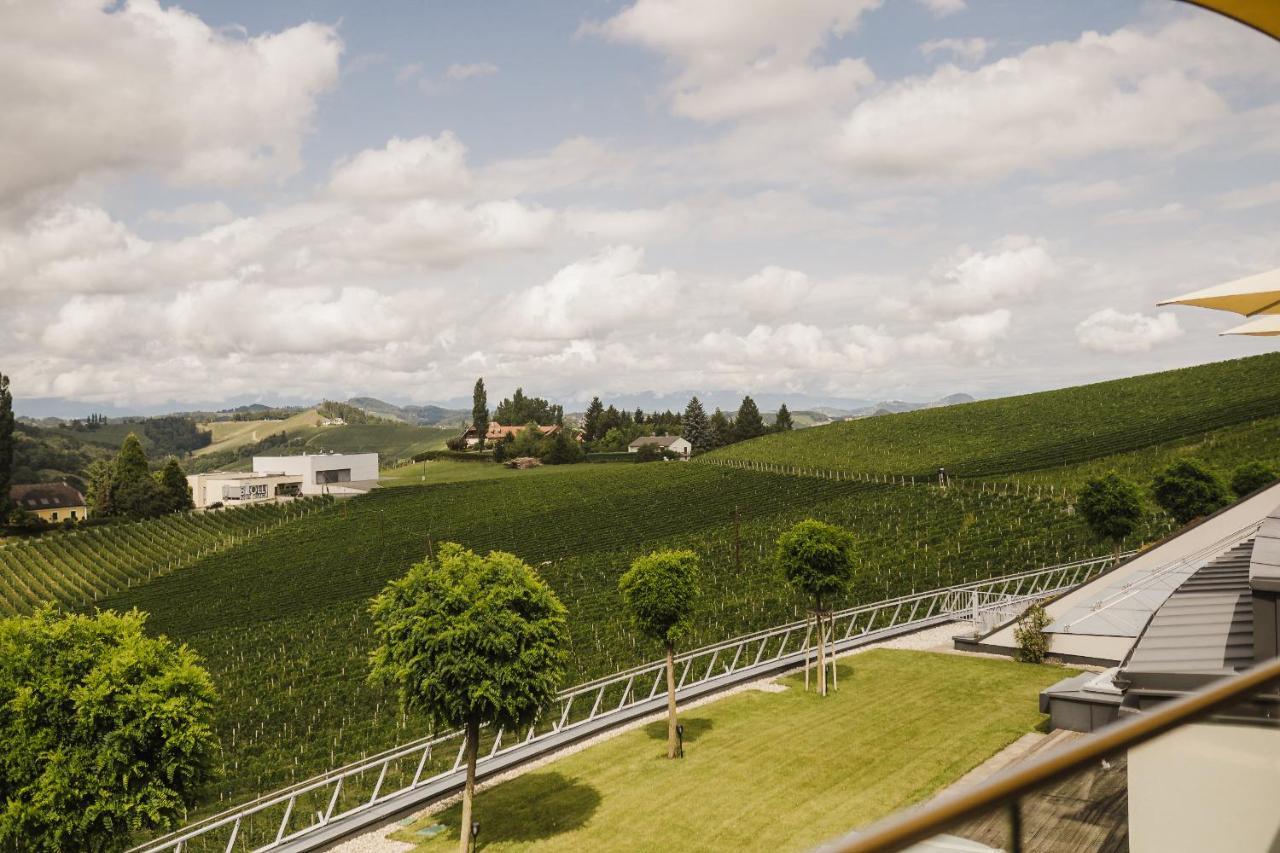 Weinrefugium Brolli Hotel Гамлиц Екстериор снимка