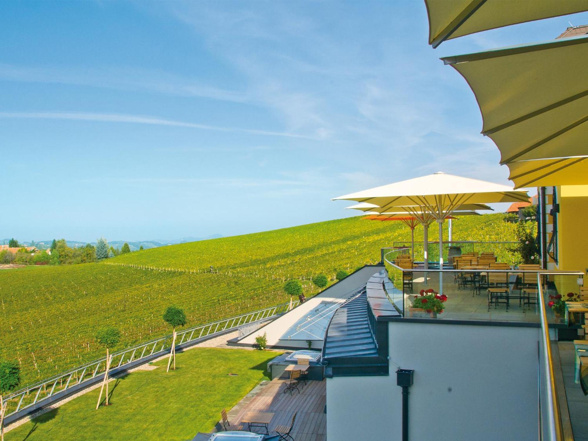 Weinrefugium Brolli Hotel Гамлиц Екстериор снимка