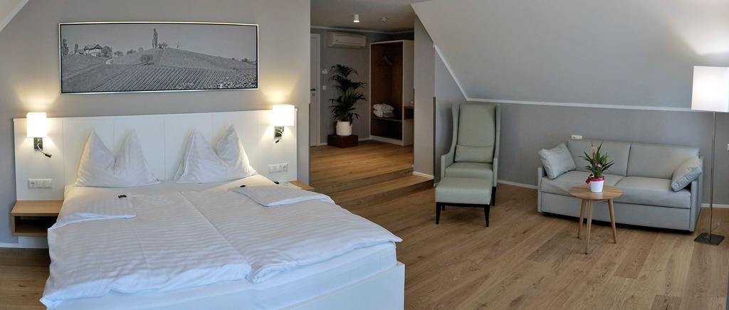 Weinrefugium Brolli Hotel Гамлиц Екстериор снимка